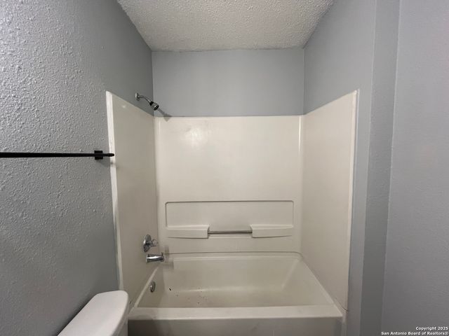 8230 Cantura Mills, Converse, TX 78109