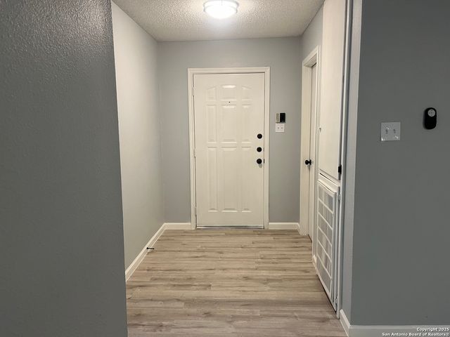 8230 Cantura Mills, Converse, TX 78109