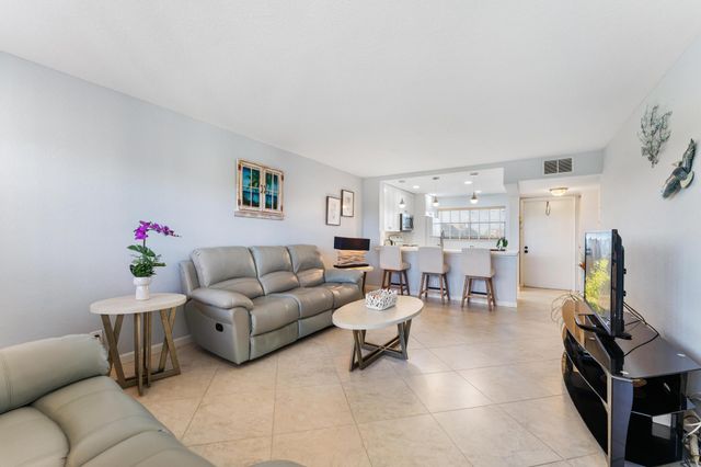 3654 Via Poinciana 504, Lake Worth, FL 33467