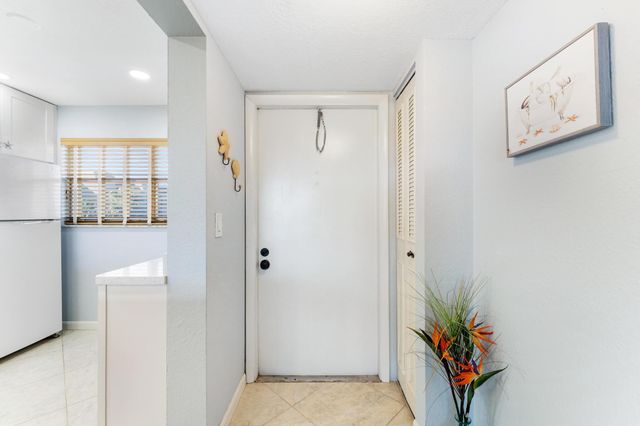 3654 Via Poinciana 504, Lake Worth, FL 33467