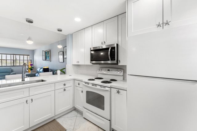 3654 Via Poinciana 504, Lake Worth, FL 33467