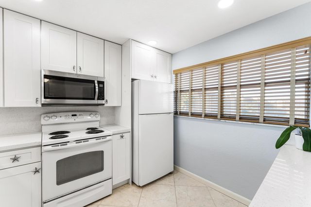 3654 Via Poinciana 504, Lake Worth, FL 33467