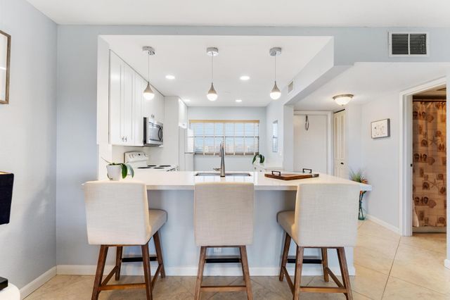 3654 Via Poinciana 504, Lake Worth, FL 33467