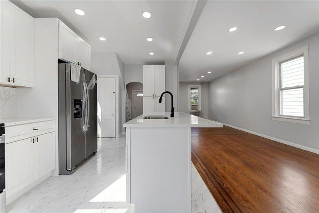 442 AVENUE E, Bayonne, NJ 07002