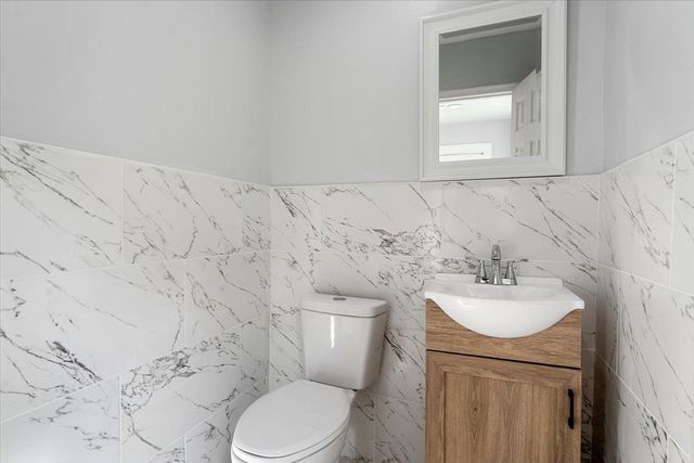 442 AVENUE E, Bayonne, NJ 07002