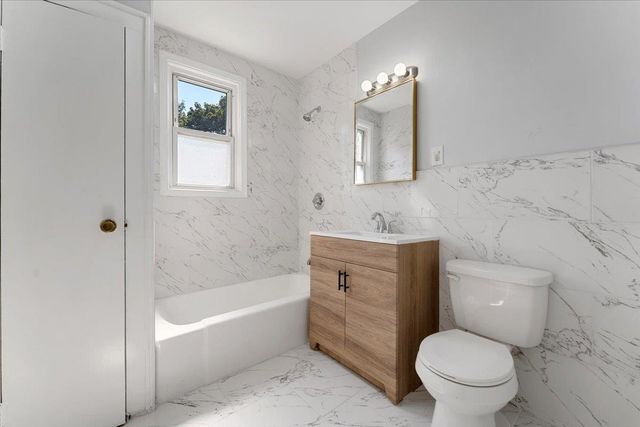 442 AVENUE E, Bayonne, NJ 07002