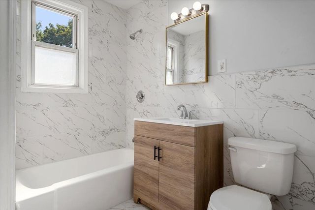 442 AVENUE E, Bayonne, NJ 07002