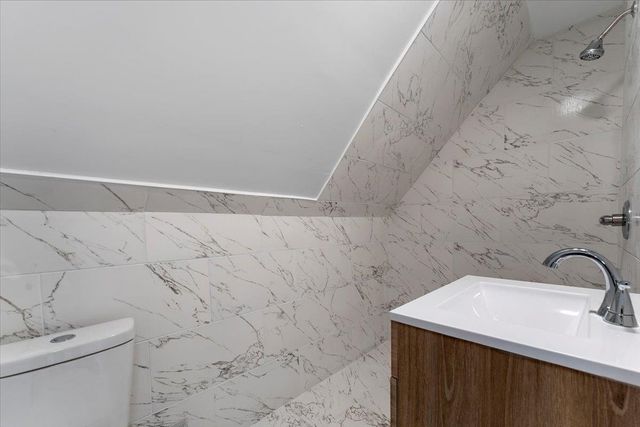 442 AVENUE E, Bayonne, NJ 07002