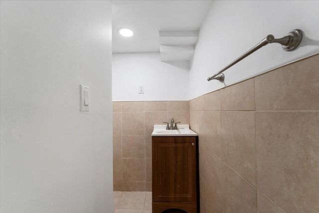 442 AVENUE E, Bayonne, NJ 07002