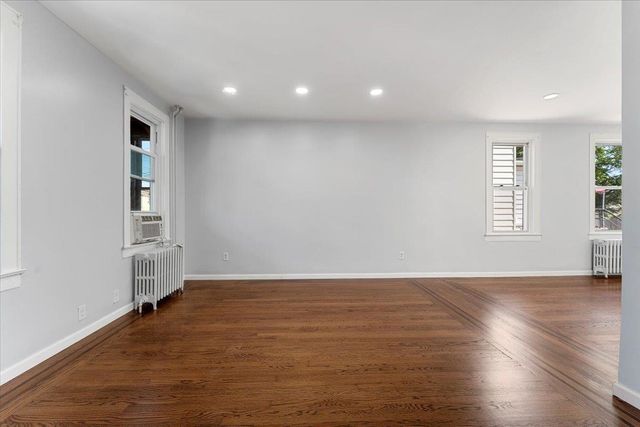 442 AVENUE E, Bayonne, NJ 07002