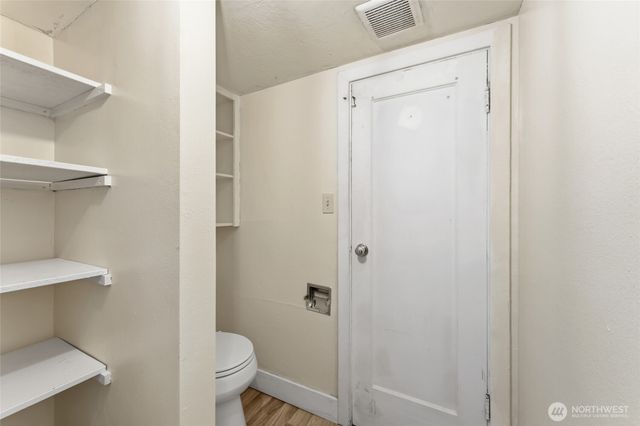 303 NE Ash Avenue, College Place, WA 99324