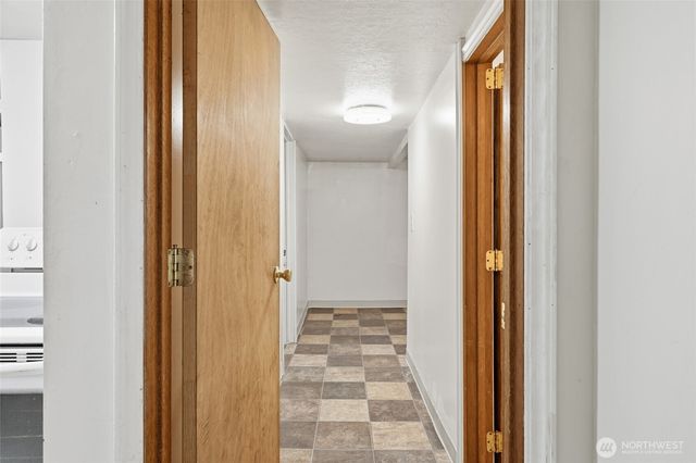 303 NE Ash Avenue, College Place, WA 99324