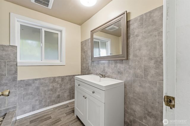 303 NE Ash Avenue, College Place, WA 99324