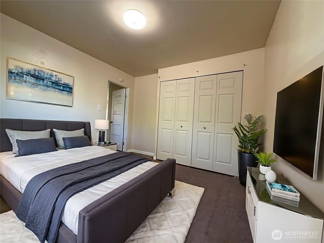 303 NE Ash Avenue, College Place, WA 99324