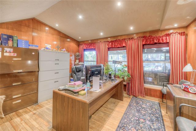 300 L Green Road, Cleveland, TX 77328