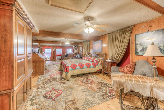 300 L Green Road, Cleveland, TX 77328