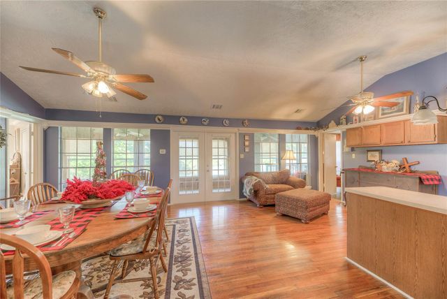 300 L Green Road, Cleveland, TX 77328