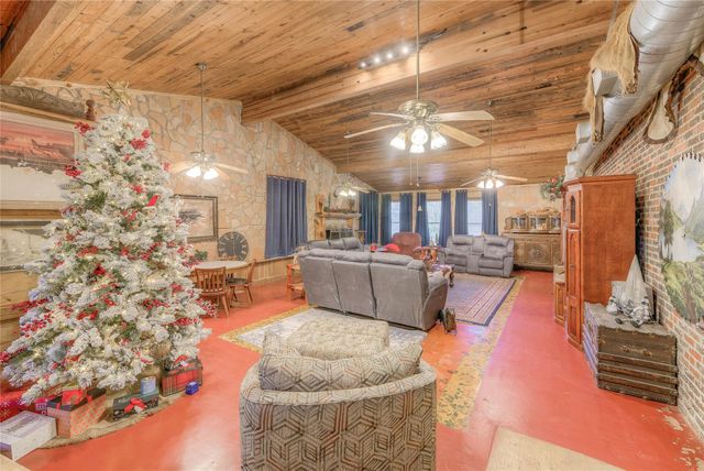 300 L Green Road, Cleveland, TX 77328