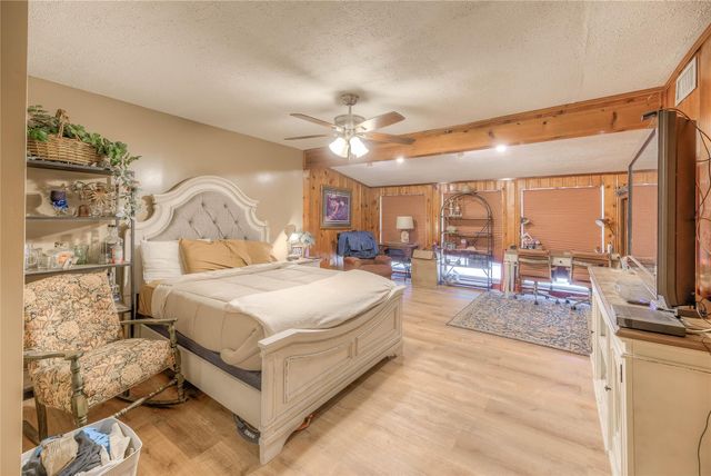 300 L Green Road, Cleveland, TX 77328