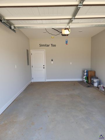 300 Beau Claire Circle, Byron, GA 31008
