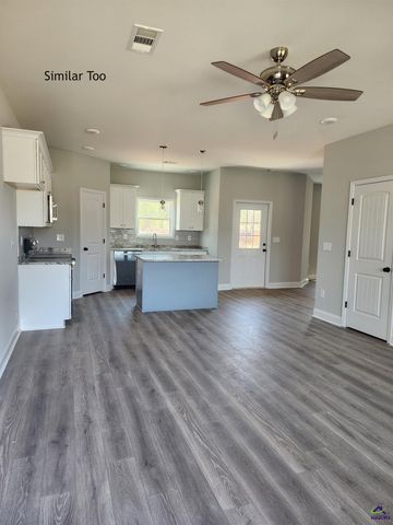 300 Beau Claire Circle, Byron, GA 31008
