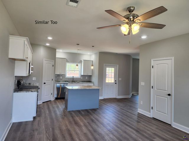 300 Beau Claire Circle, Byron, GA 31008