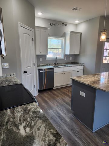 300 Beau Claire Circle, Byron, GA 31008