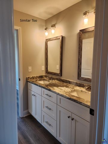 300 Beau Claire Circle, Byron, GA 31008