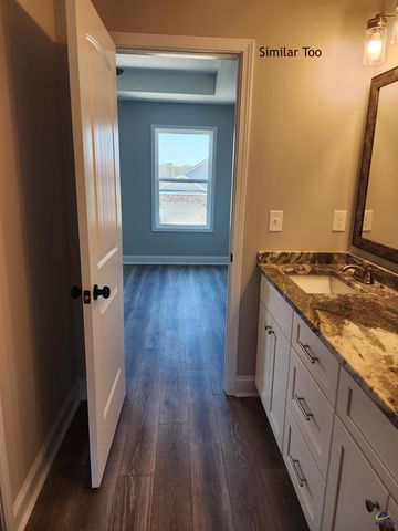 300 Beau Claire Circle, Byron, GA 31008
