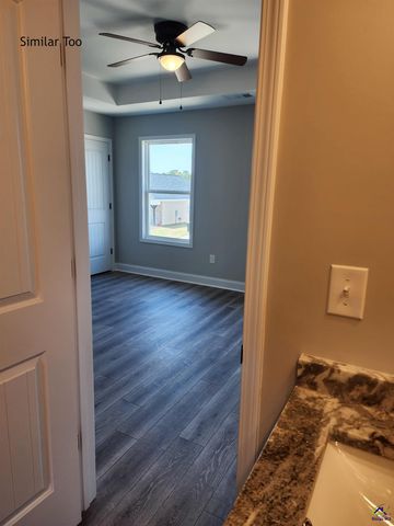 300 Beau Claire Circle, Byron, GA 31008