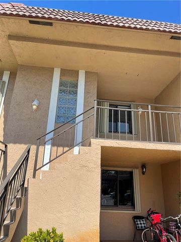 197 Lakeview Drive 202, Weston, FL 33326