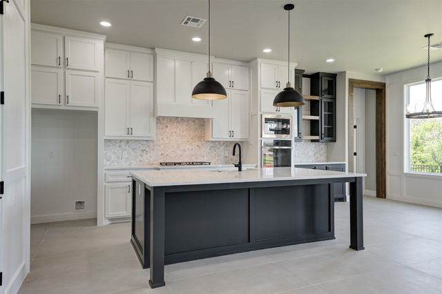 15521 Aparados Way, Edmond, OK 73013