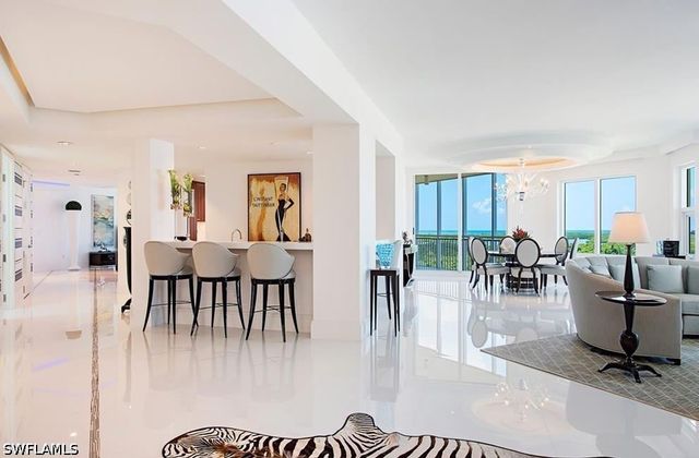 13675 Vanderbilt DR 810, Naples, FL 34110