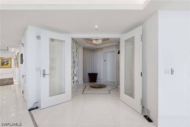 13675 Vanderbilt DR 810, Naples, FL 34110