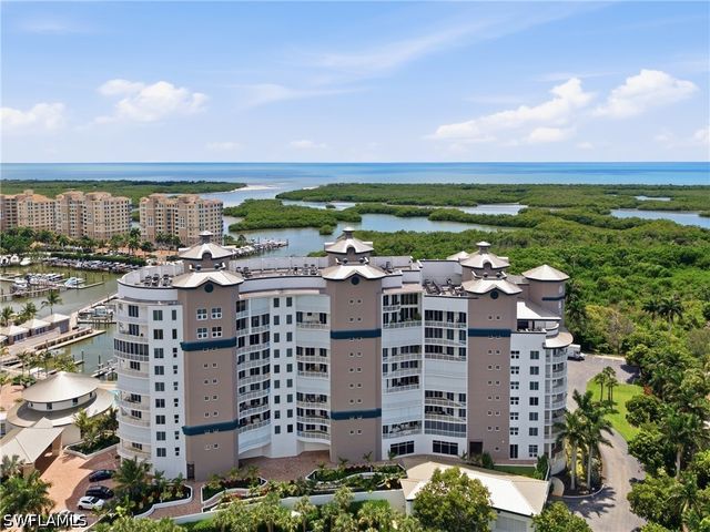 13675 Vanderbilt DR 810, Naples, FL 34110