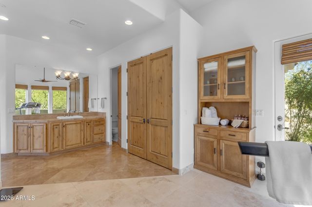 9575 E Ranch Gate Road, Scottsdale, AZ 85255