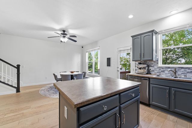2842 Acarie Drive, Columbus, OH 43219