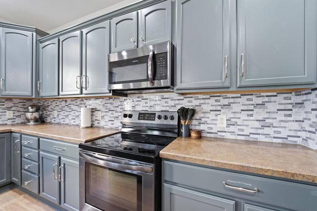 2842 Acarie Drive, Columbus, OH 43219