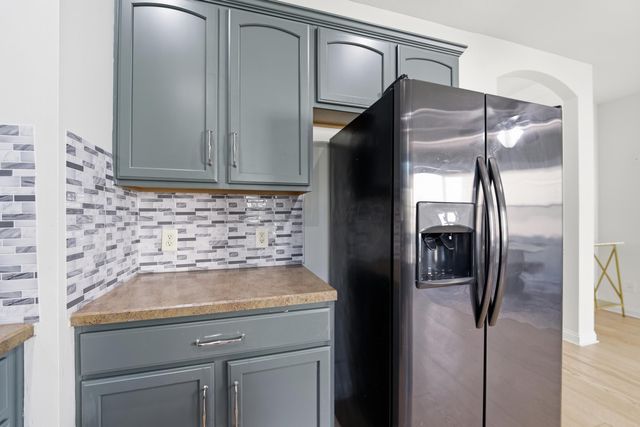 2842 Acarie Drive, Columbus, OH 43219