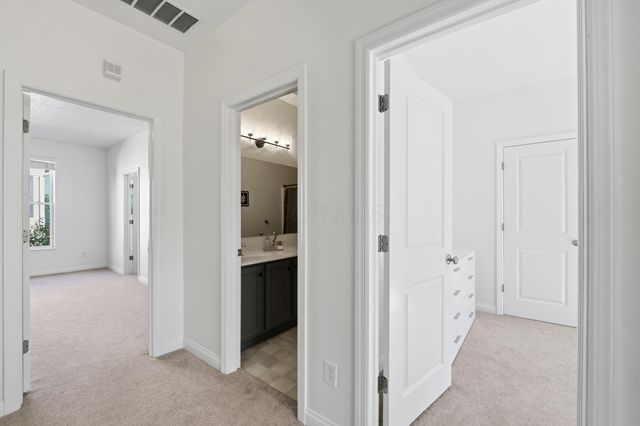 2842 Acarie Drive, Columbus, OH 43219