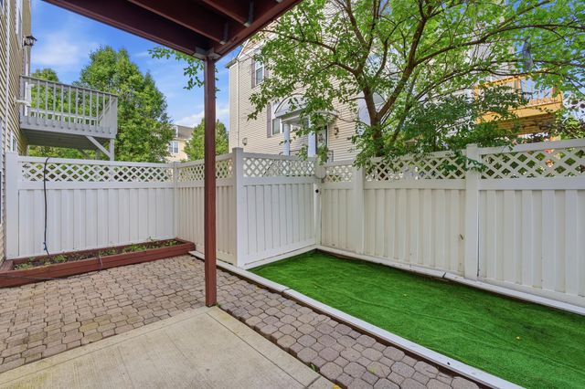 2842 Acarie Drive, Columbus, OH 43219