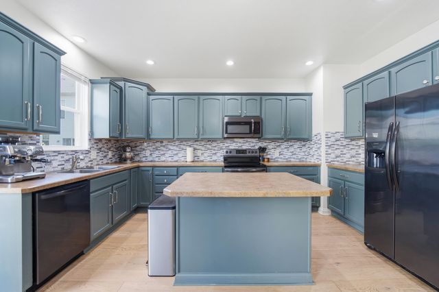 2842 Acarie Drive, Columbus, OH 43219