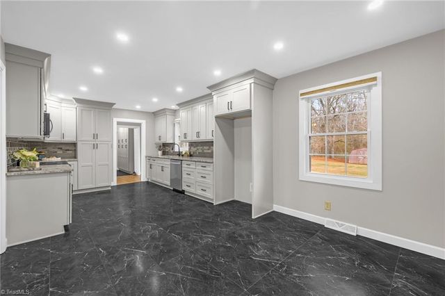 289 Mendenhall Drive, Winston-salem, NC 27127