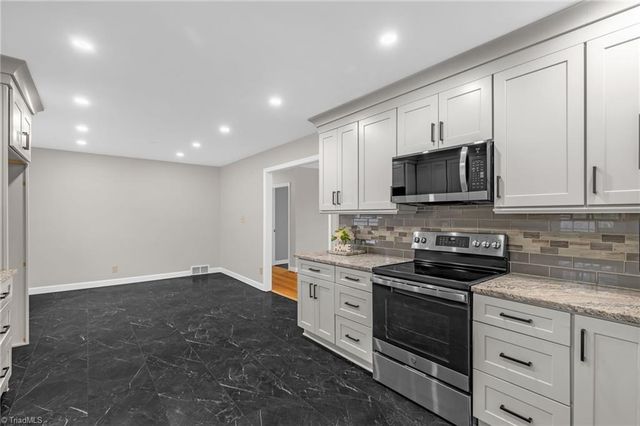 289 Mendenhall Drive, Winston-salem, NC 27127