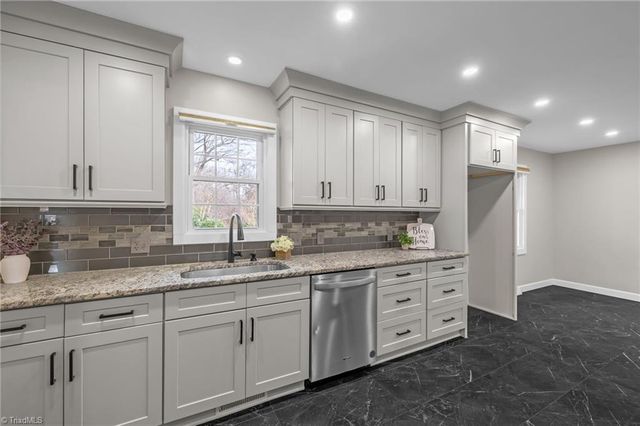 289 Mendenhall Drive, Winston-salem, NC 27127