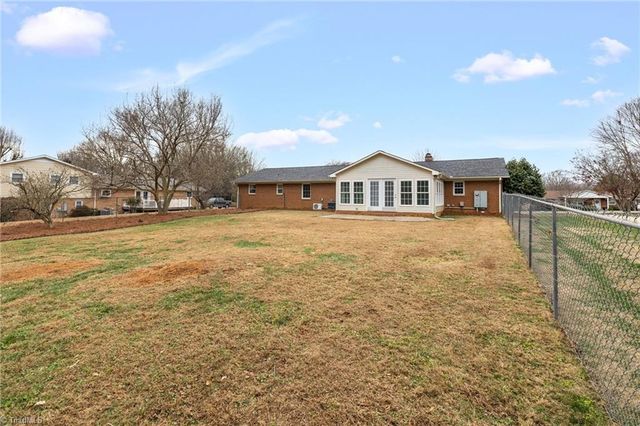 289 Mendenhall Drive, Winston-salem, NC 27127