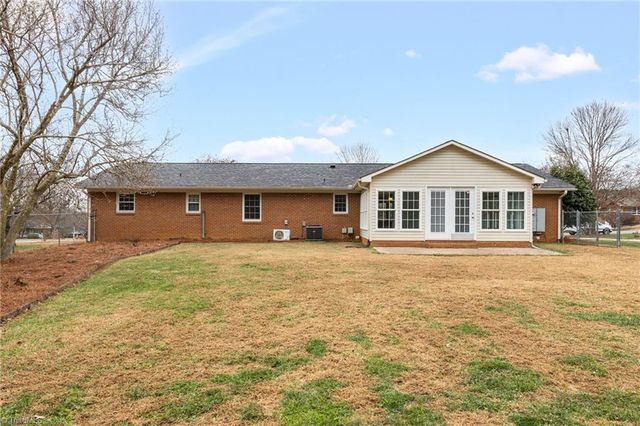 289 Mendenhall Drive, Winston-salem, NC 27127