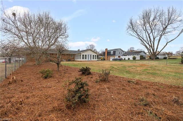 289 Mendenhall Drive, Winston-salem, NC 27127