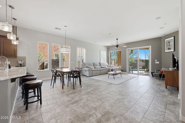12071 W RED HAWK Drive, Peoria, AZ 85383