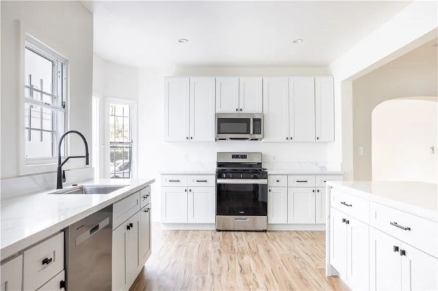 740 S Stanley Avenue, Los Angeles, CA 90036